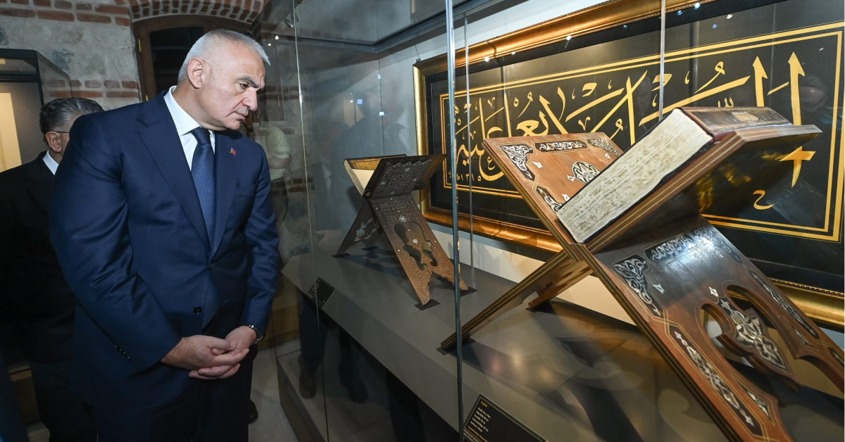 hattat mehmet özçaydan türkiyeye paha biçilmez mushaf bağışı