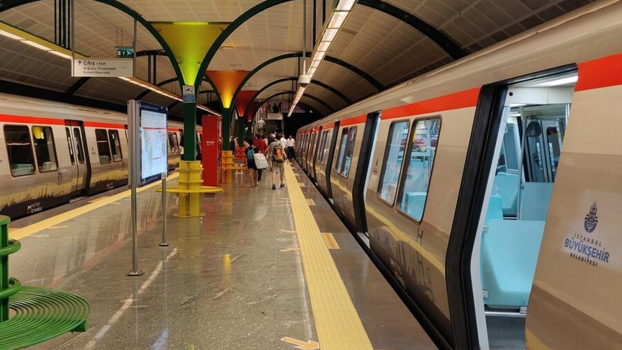İstanbul'da aksayan tramvay ve metro seferleri yeniden başladı