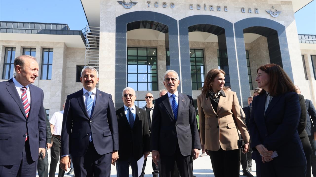 Ulaştırma ve Altyapı Bakanı Uraloğlu Edirne Garı'nı inceledi