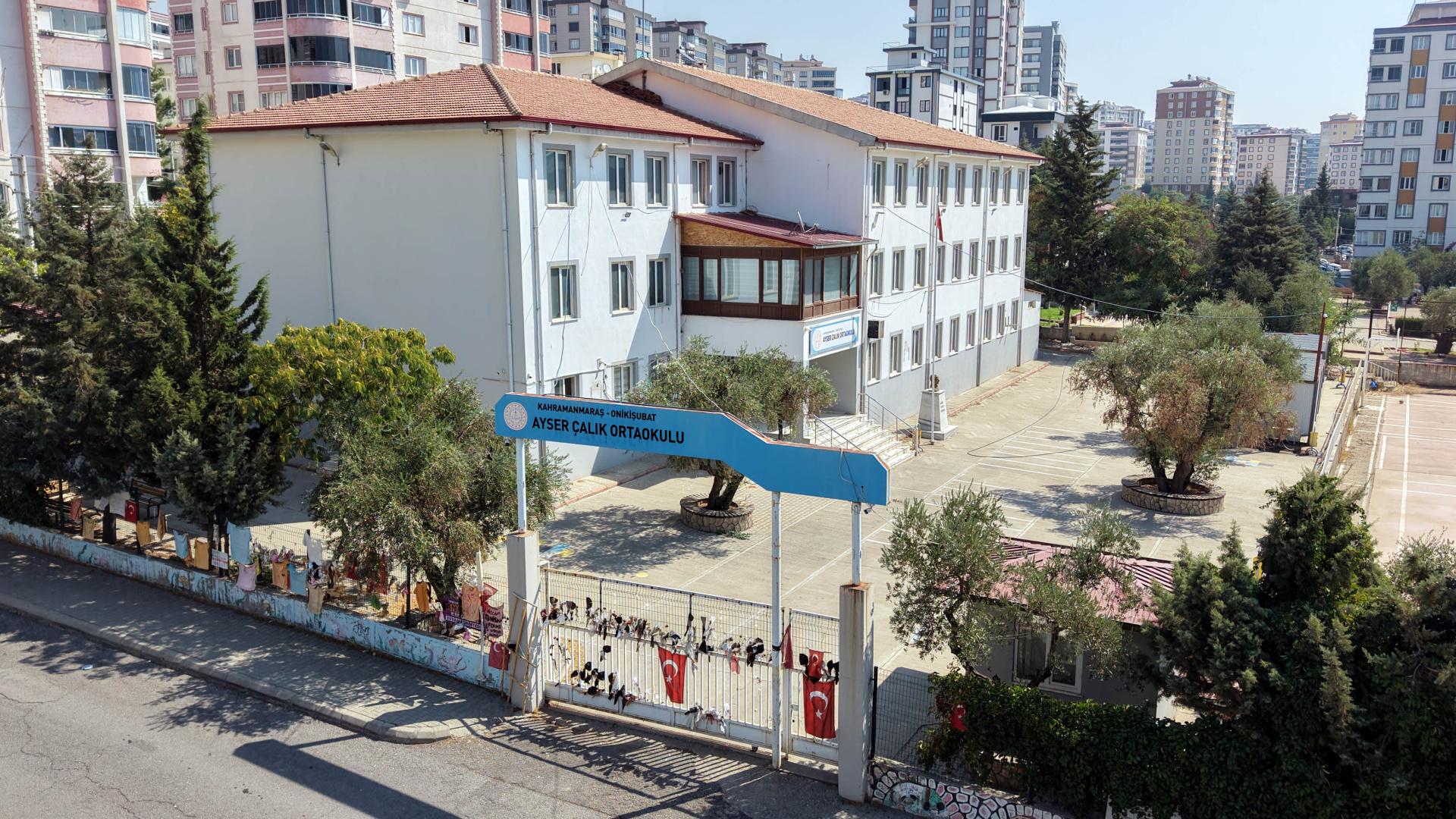Ayser Çalık Ortaokulu binası İlçe Milli Eğitim Müdürlüğü oluyor