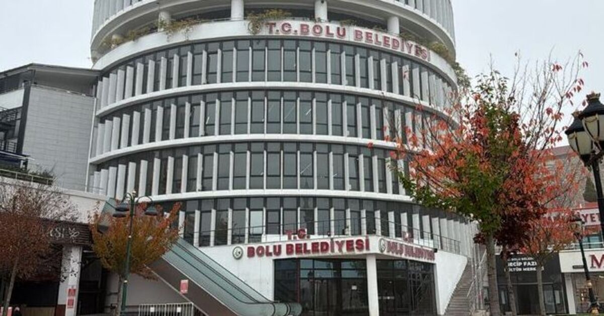 Bolu Belediyesi'ne şafak operasyonu: 4 gözaltı