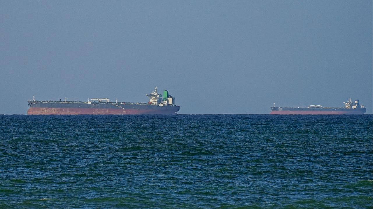 Hürmüz Boğazı'ndaki petrol sızıntısı Umman Denizi'ne ulaştı