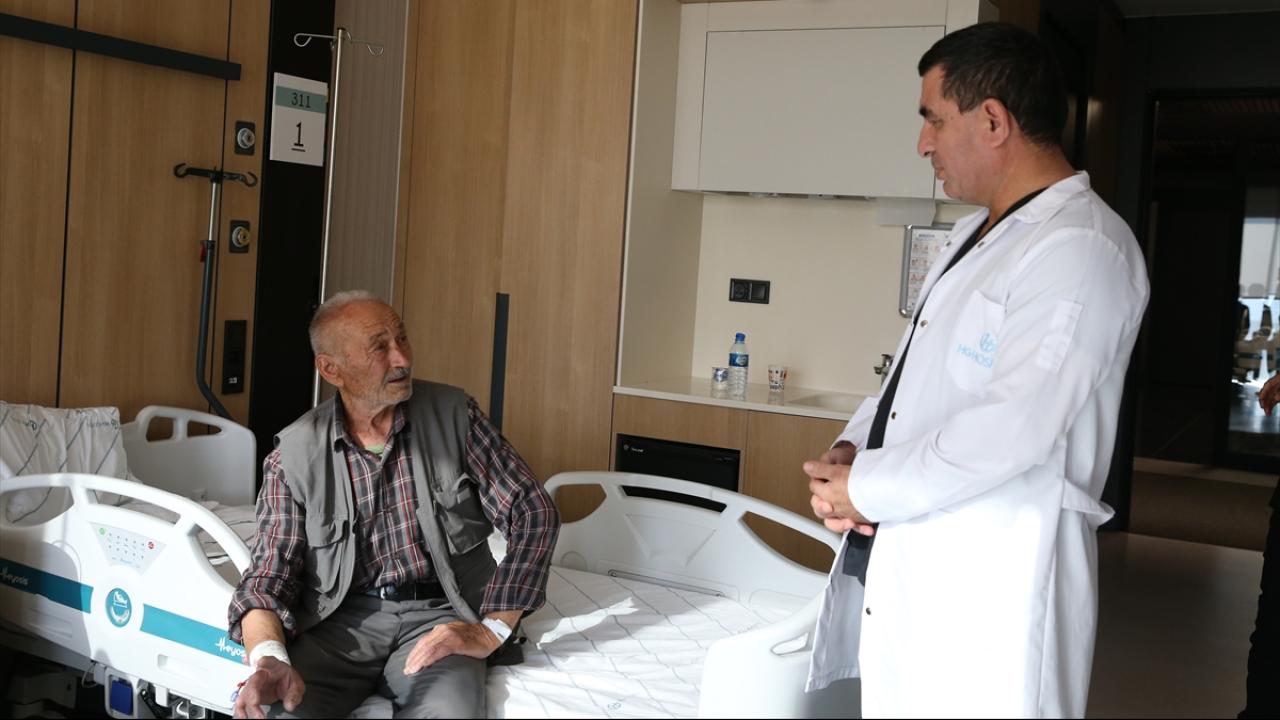 Arif Gedikli, 5,5 yıl sonra akalazya tedavisiyle yemek yedi