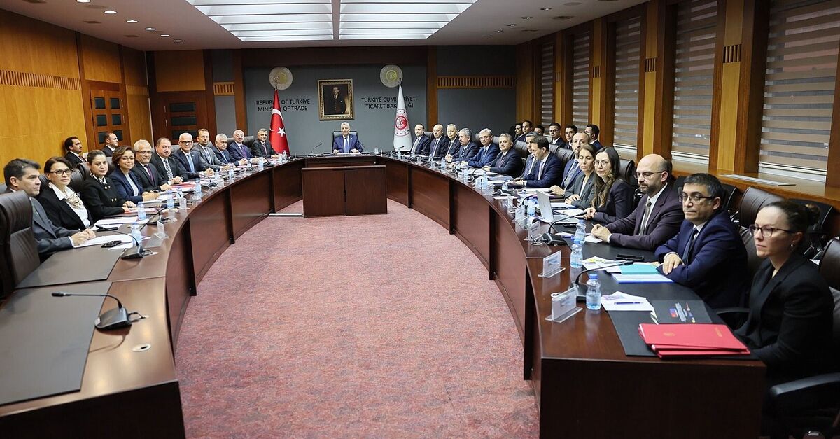 Ticaret Bakanı Ömer Bolat'tan otomotiv sektörüne AB ve Gümrük Birliği toplantısı